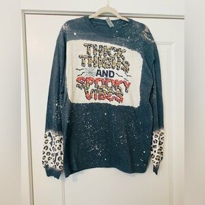Graphic Halloween Long Sleeve tee with Leopard Print Sleeves